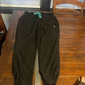 Figs large tall scrubs